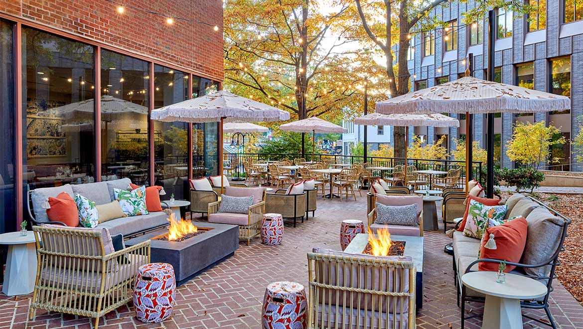 chochv-omni-charlottesville-patio