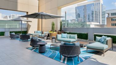 wi-cltcw-club-lounge-patio-34547_Wide-Hor